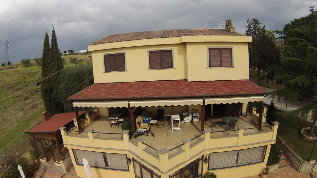 Bed And Breakfast La Corte Degli Ulivi Civitavecchia Exteriör bild