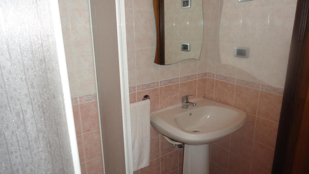 Bed And Breakfast La Corte Degli Ulivi Civitavecchia Rum bild